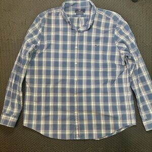Vineyard Vines Blue and White Casual Button Down Shirt